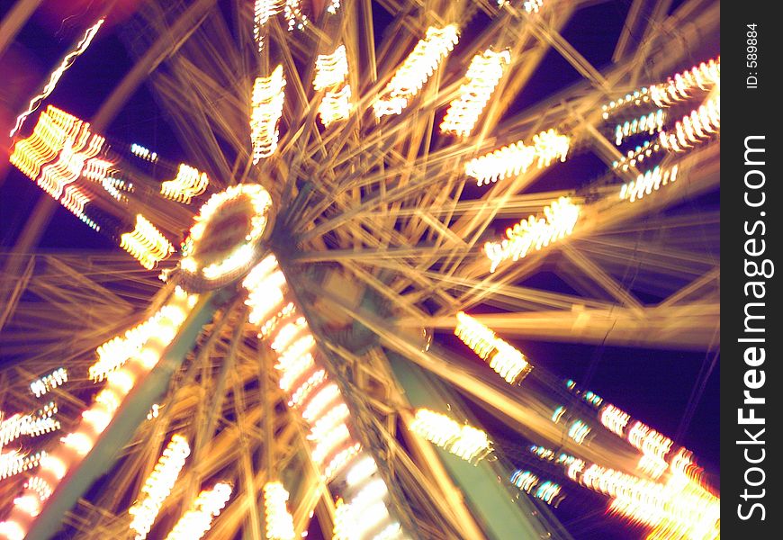 Spinning blurred ferris wheel