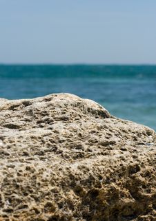 Rocky Cliff And Blue Sea Royalty Free Stock Images Rocky Cliff And Blue Sea Royalty Free Stock Images