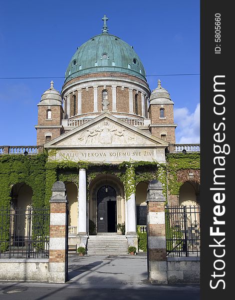 Soon after the opening of the cemetery Mirogoj 1879 the architect Herman Bollé begin the construction of magnificent arcades which were finished in 1917. In that period the construction of arcades was finished but not the portal and chapel which connect southern and northern arcades. Soon after the opening of the cemetery Mirogoj 1879 the architect Herman Bollé begin the construction of magnificent arcades which were finished in 1917. In that period the construction of arcades was finished but not the portal and chapel which connect southern and northern arcades.