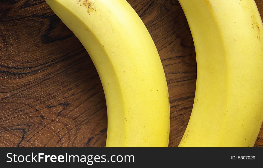 Bananas in a wooden Bowl