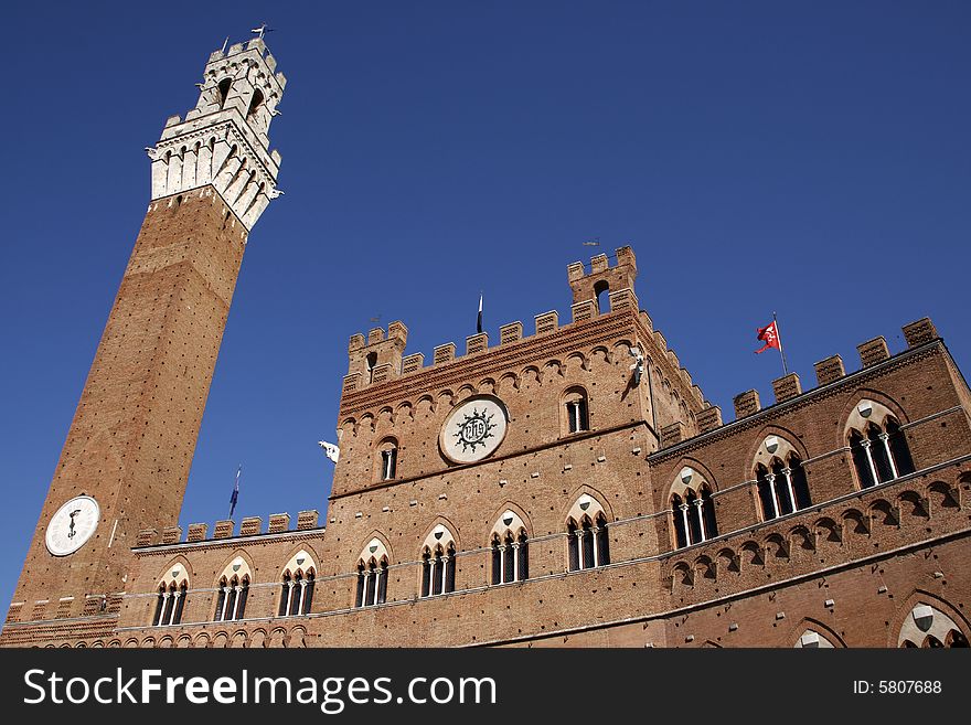 Palazzo pubblico the citys civic palace il campo siena tuscany southern italy europe