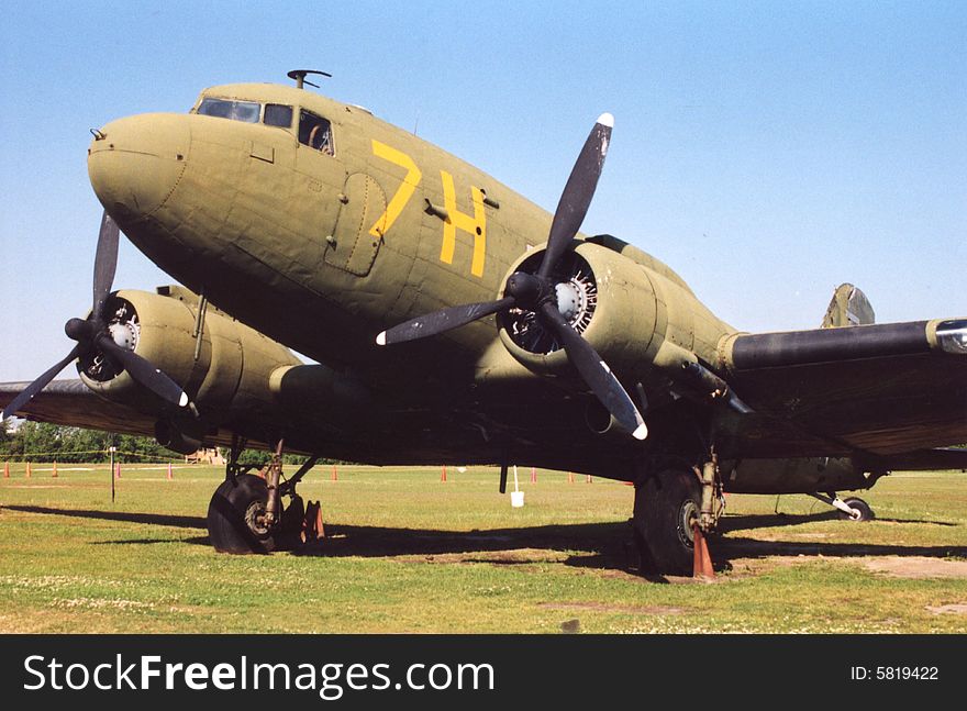 Photo of an old World War 1 airplane.