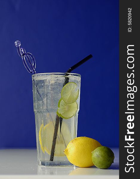 Ice lime juice with lemon