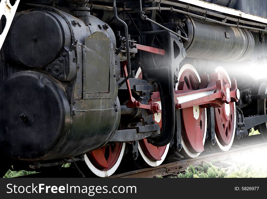 Wheel of the vapour train,it has already had a history of 80 years.