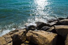 Waves On Stones Royalty Free Stock Images Waves On Stones Royalty Free Stock Images
