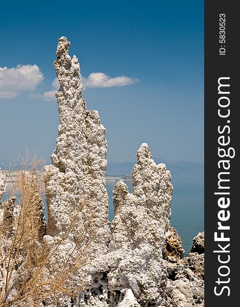 Tufa rock formation - Mono lake, California