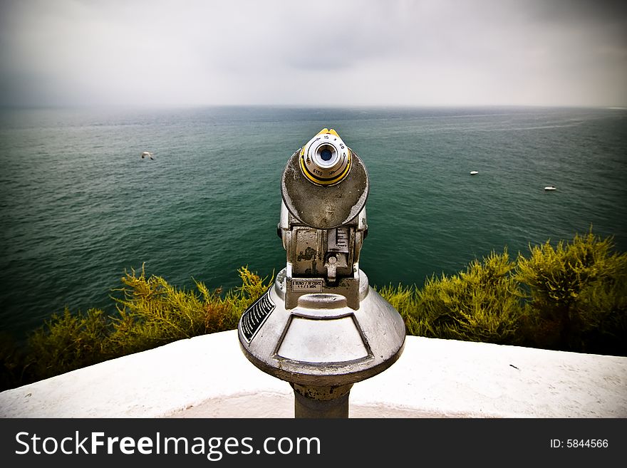 Monocular Pointing To The Sea
