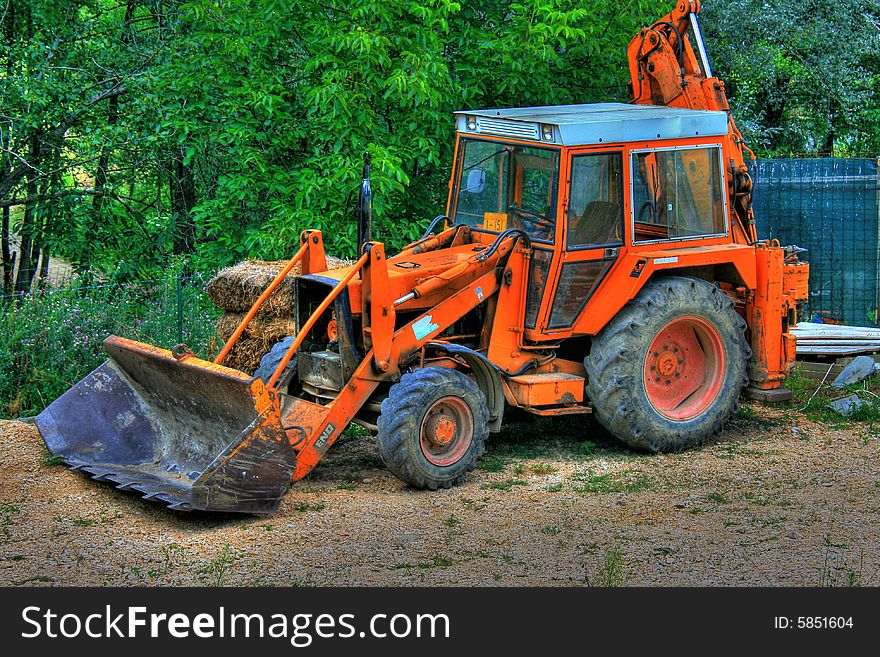 An old excavator in bad condition