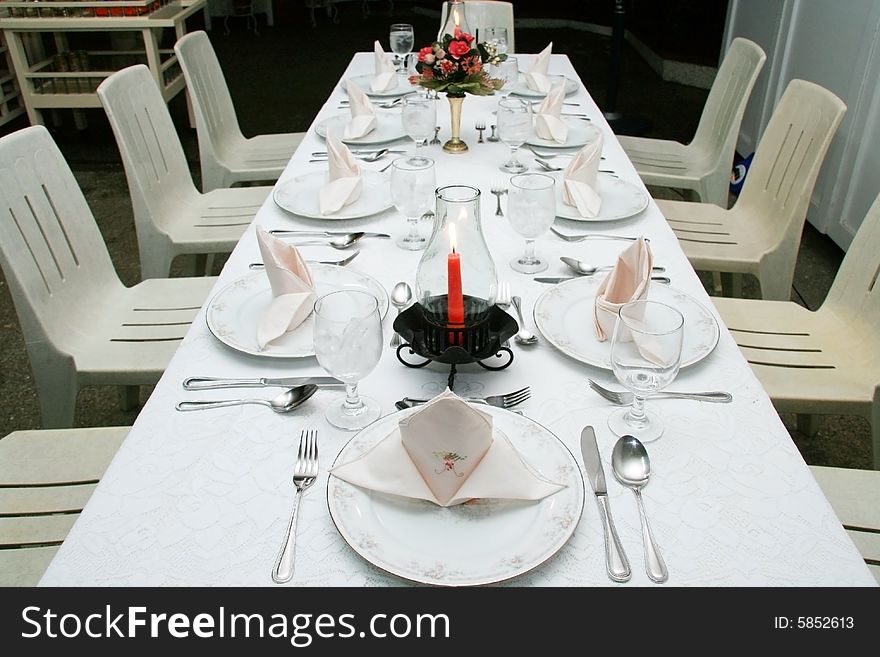 Romantic dining table for nine guests