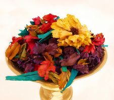 Potpourri Bronze Tray Royalty Free Stock Images Potpourri Bronze Tray Royalty Free Stock Images