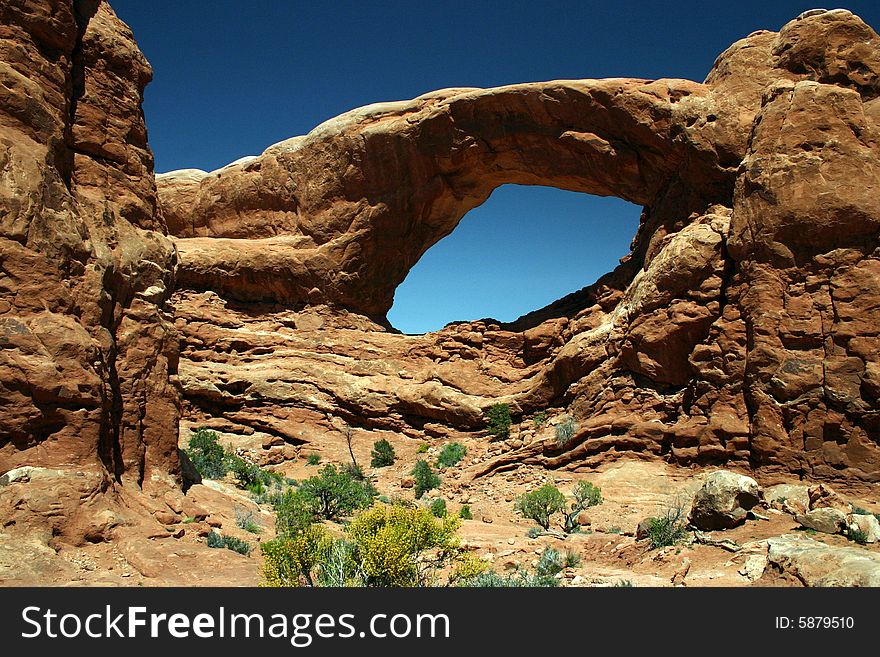 An image of an arch in Arches National Park