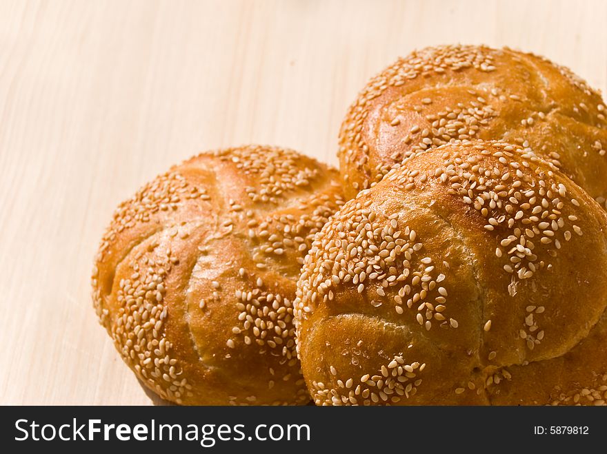 Sesame buns on the plate.