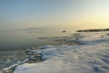 Sunny, Winter Morning At The Lake Royalty Free Stock Photography