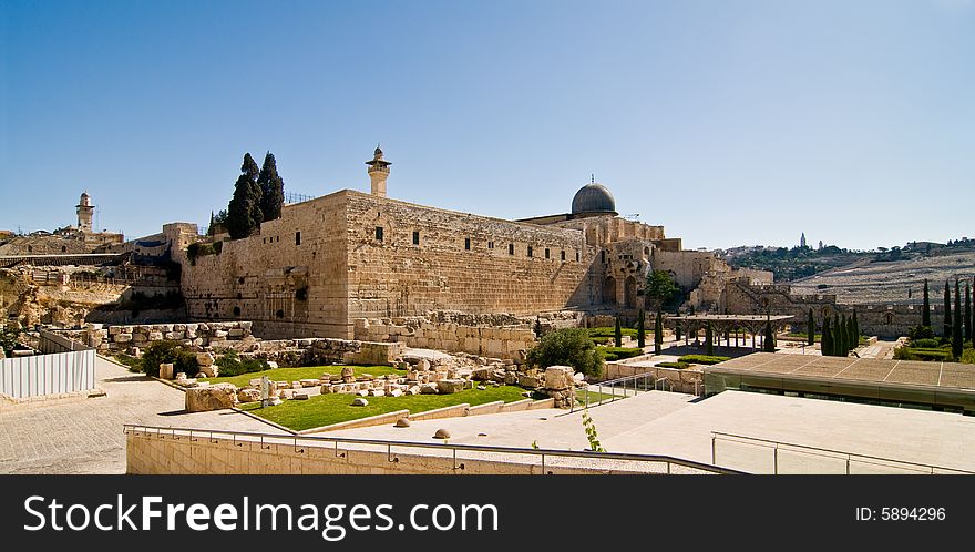 Panoramic vief of Al-aqsa Mosque. The Old City - Jerusalem