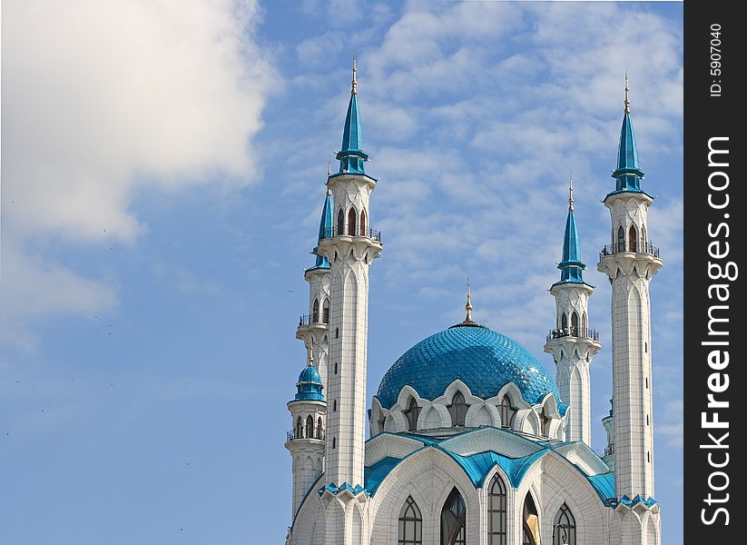 Large mosque in a Kazan kremlin