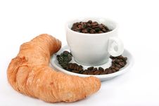 Croissant And Cup With Coffee Beans Royalty Free Stock Images Croissant And Cup With Coffee Beans Royalty Free Stock Images