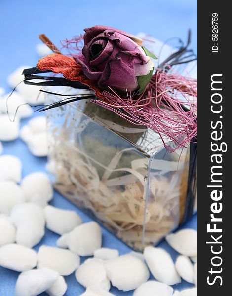 Spa Herbal Fizz Ball in a PVC box decorated with a rose