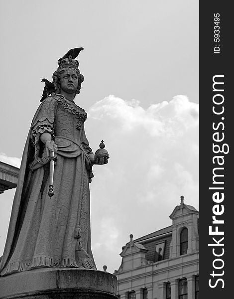 Queen Anne Statue located at the St Pauls Cathedral in London.