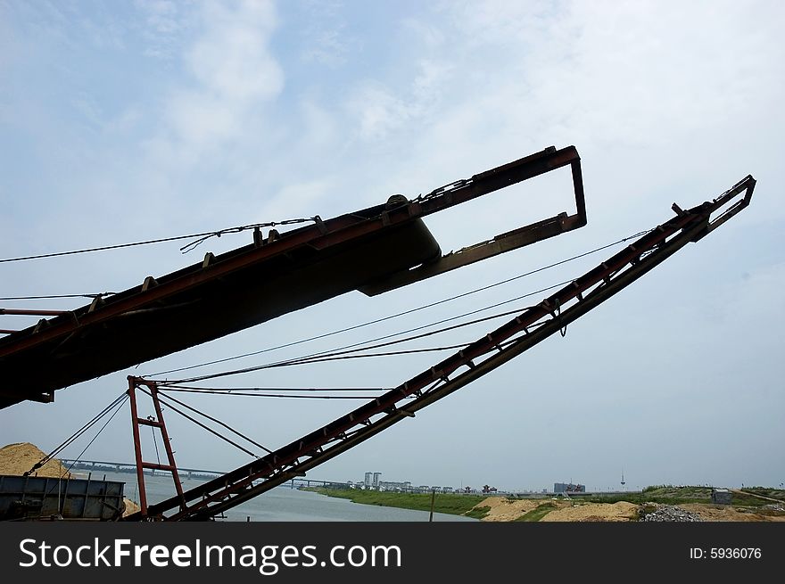 The conveyer belt of a sand ship