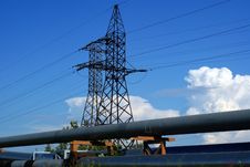 Industrial Pipelines And Electric Power Lines Royalty Free Stock Photos