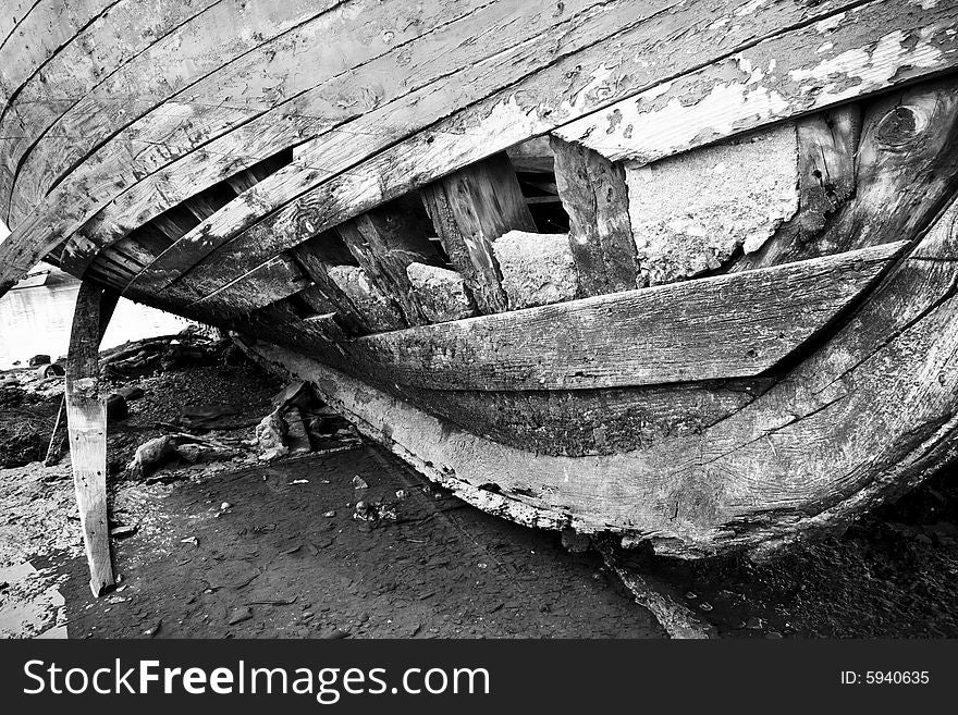 Keel of a run aground wooden ship. Keel of a run aground wooden ship.