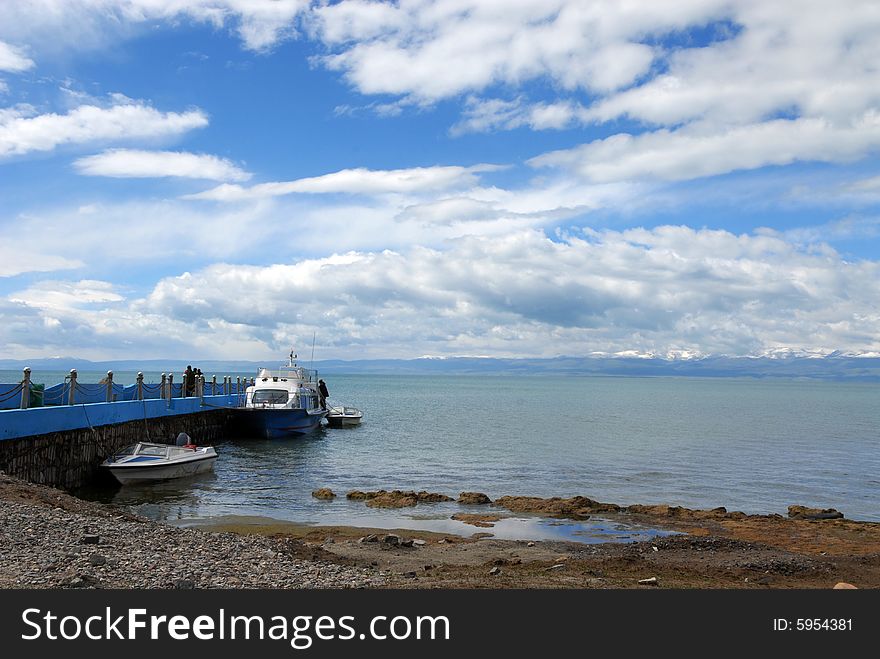 Qinghai Lake - the island of sand