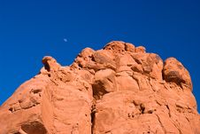 Red Rock With Moon Under Blue Sky Royalty Free Stock Images Red Rock With Moon Under Blue Sky Royalty Free Stock Images
