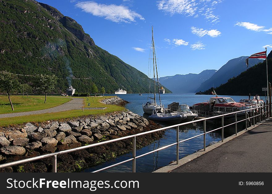 A nice panorama of a Norvegian fjord.