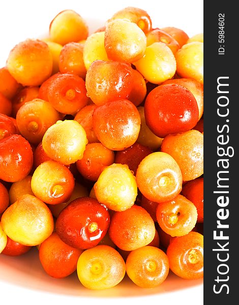 Close-up of fresh yellow cherry in bowl