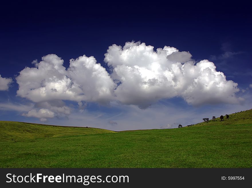 Ellipse clouds versus ellipse landscape