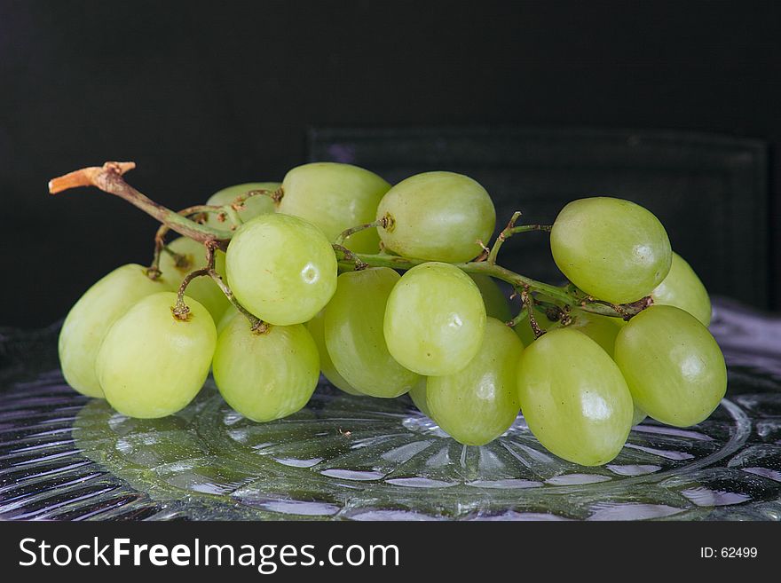 Still life of a bunch of grapes