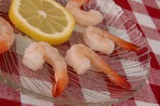 Boiled Shrimp And Lemon Royalty Free Stock Image Boiled Shrimp And Lemon Royalty Free Stock Image