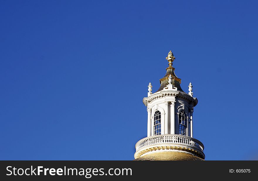 Gold and White Copula of the Masschusetts Capitol in Boston