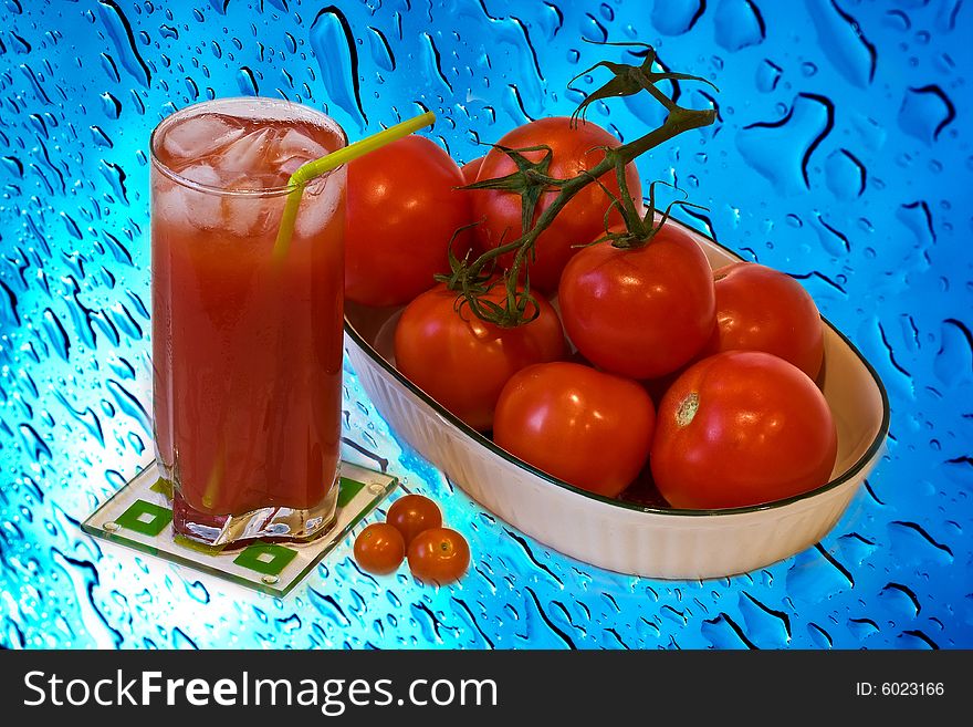Fresh garden tomatoes and tomatoe juice.