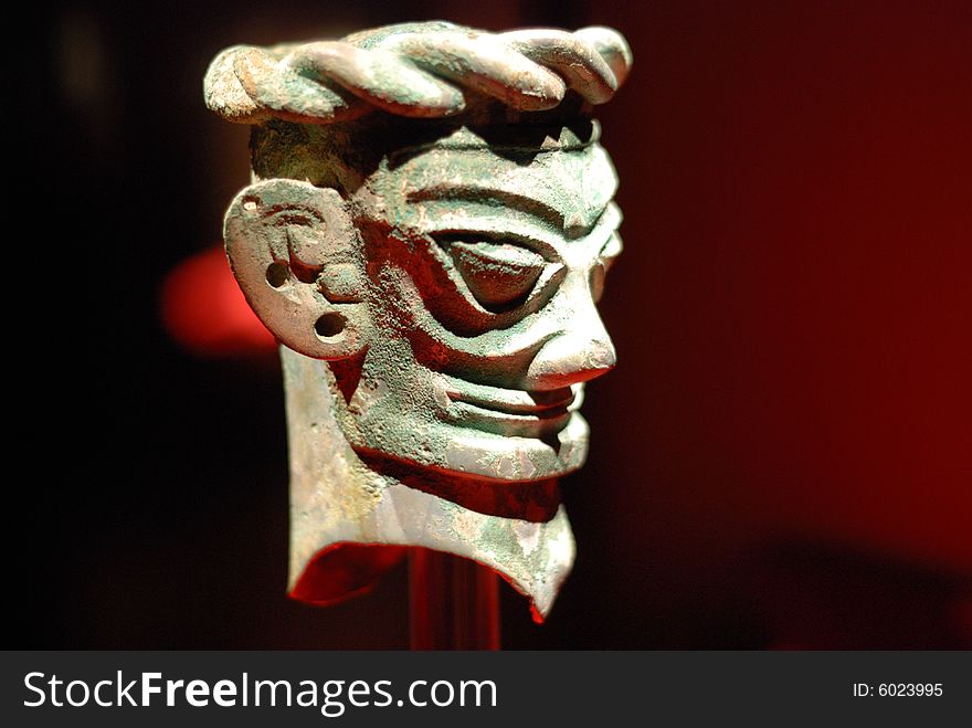 The Brozen head in Sanxingdui Museum