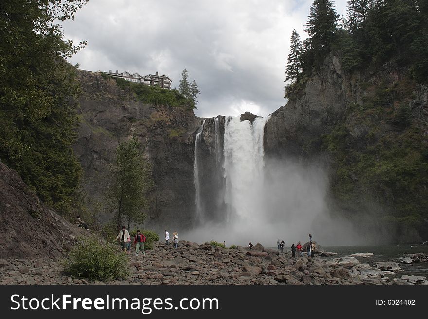 A cloudy day at Snoqualmie Falls in the State of Washington.