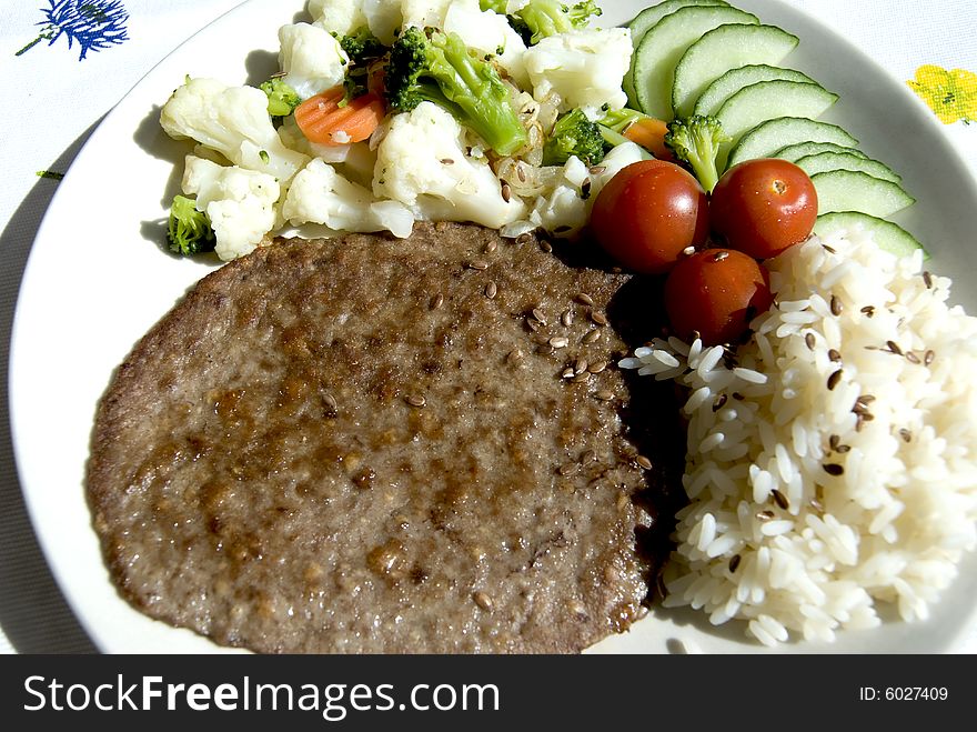 Ready- to- eat meat with rise and vegetables. Ready- to- eat meat with rise and vegetables