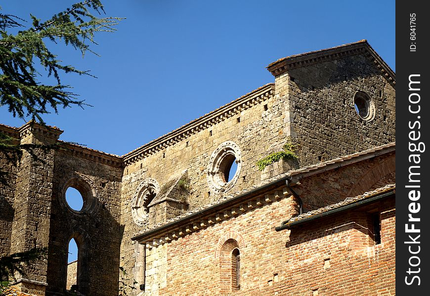A glimpse of San Galgano abbey