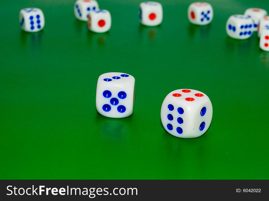 Cubes for gambling on green