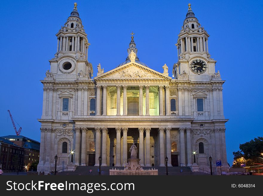 British St Paul's Cathedral at dusk