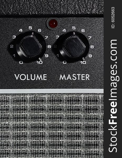 Amplifier Potis Volume And Master