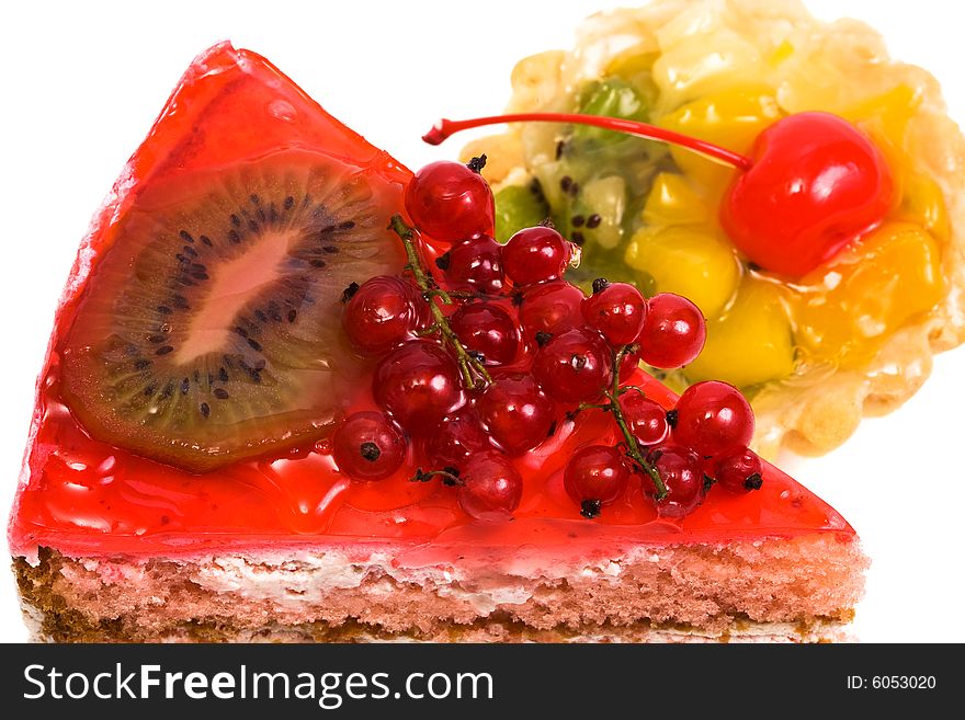 Red currant, cherry and kiwi on a celebratory pie