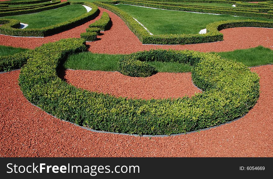 Ornamental garden, red and green contrasts