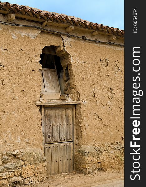 An abandoned stable. Its wall are made of mud and strow (called adobe in spanish). Foundations are made of stone. Now it is ruined. An abandoned stable. Its wall are made of mud and strow (called adobe in spanish). Foundations are made of stone. Now it is ruined.