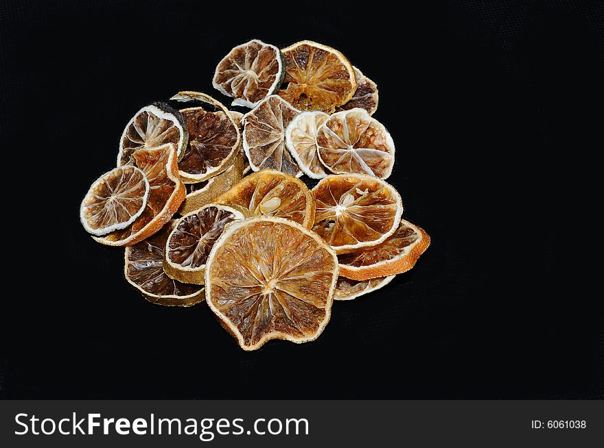 Dried slices of oranges