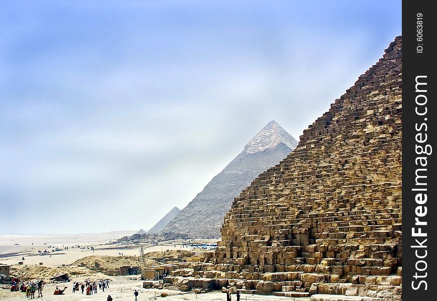 Egypts pyramid of the Giza in line