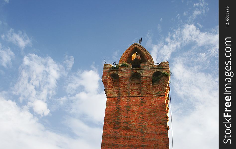 Medieval Red Watch Tower (Tortoreto - Italy). Medieval Red Watch Tower (Tortoreto - Italy)