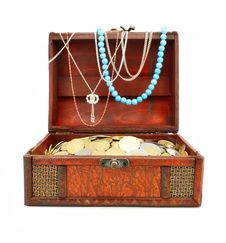 Old Wooden Trunk With Money And Jewellery Isolated Royalty Free Stock Images