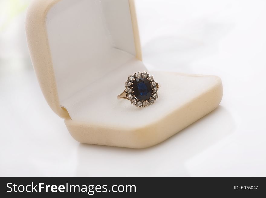 Beautiful gold ring with brilliants