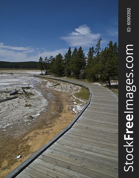 Yellow Stone Boardwalk along Hotsprings